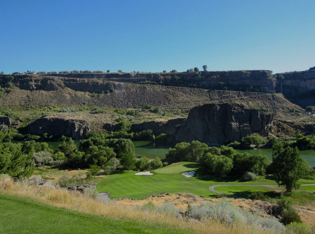 blue lakes country club